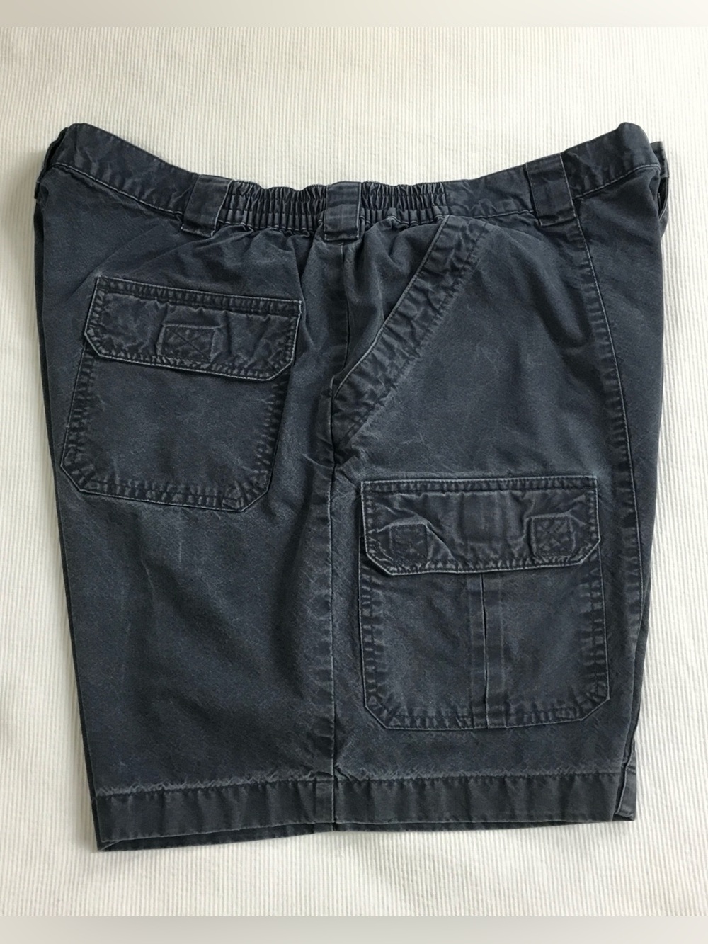 Men's L.L. Bean Men’s Tropical Weight washed Blue Dark 6” Cargo Shorts - M409